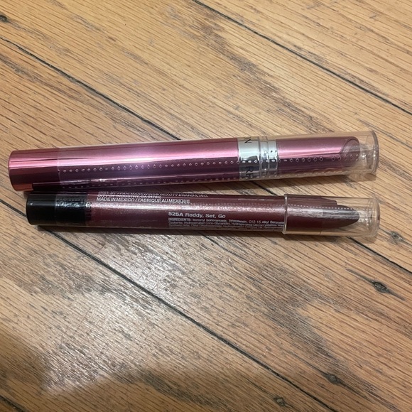 Makeup - Picture 4 of 7